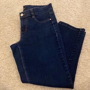 White House Black Market skinny leg capri jeans